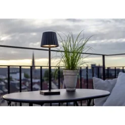 Maia bordslampa uppladdningsbar